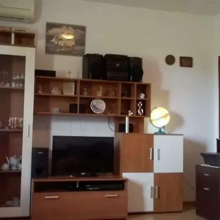 Knezevic * Pakoštane